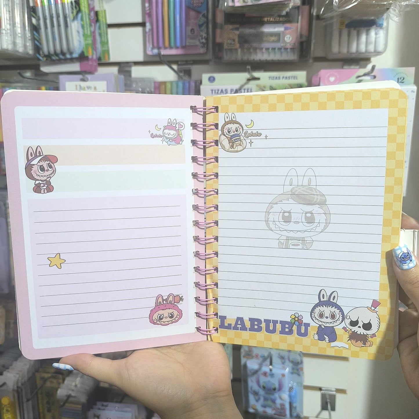 Agenda De Labubu Con Broche Efecto Relieve
