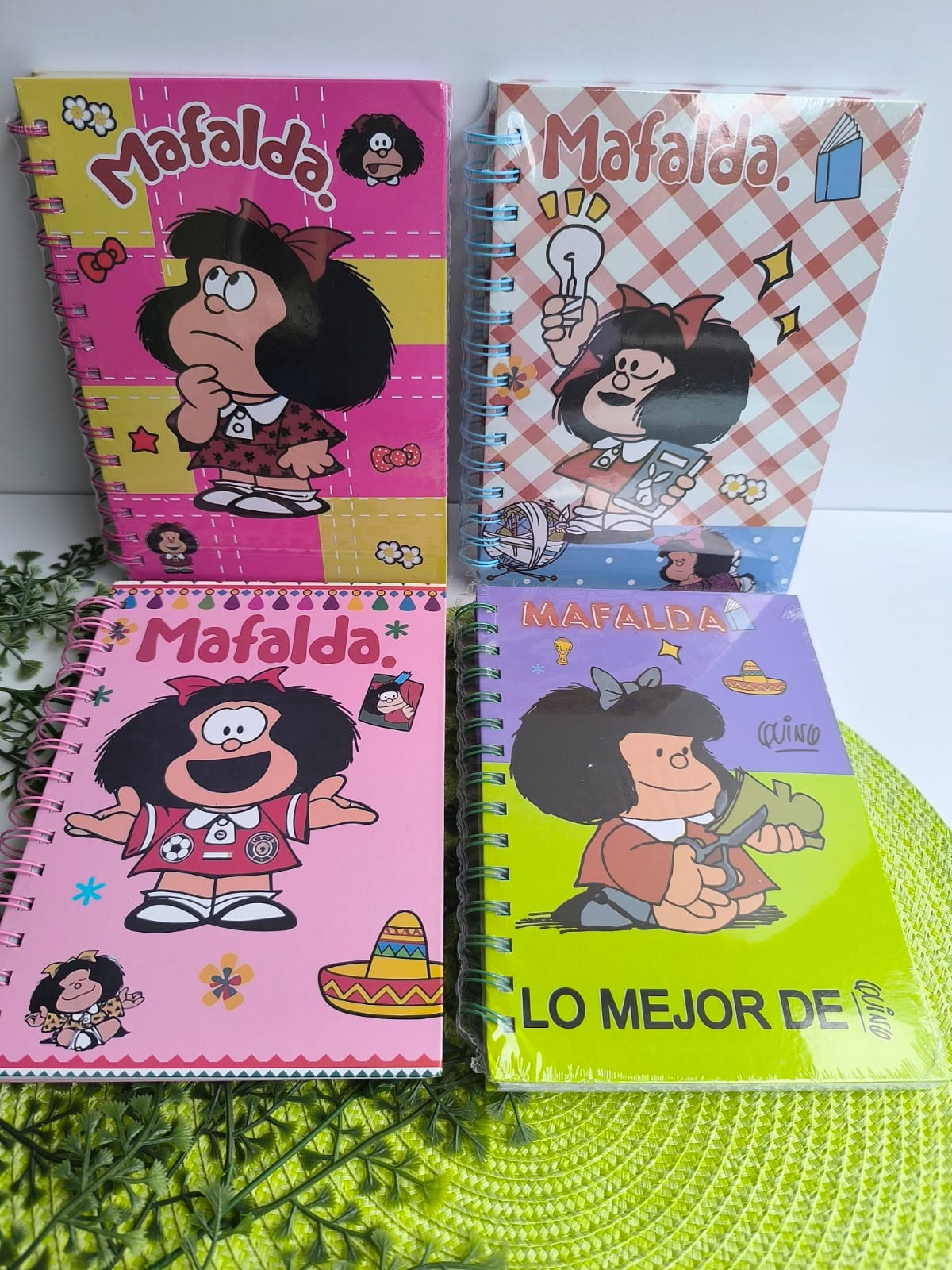 Agenda Mafalda Con Hojas Cuadriculadas